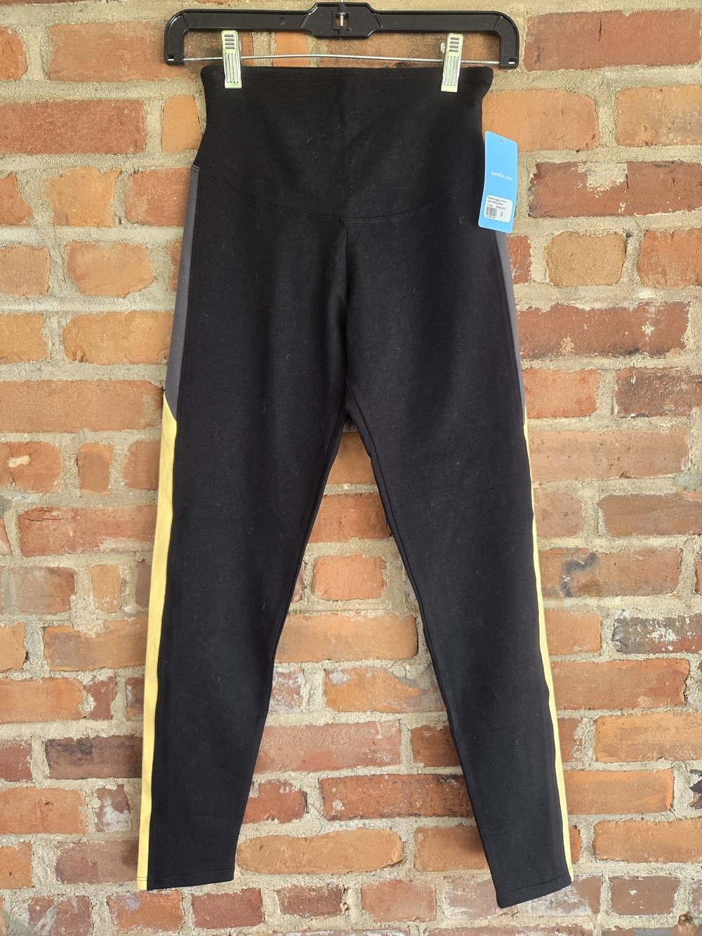 High-Waist Black Leggings with Yellow Side Stripe